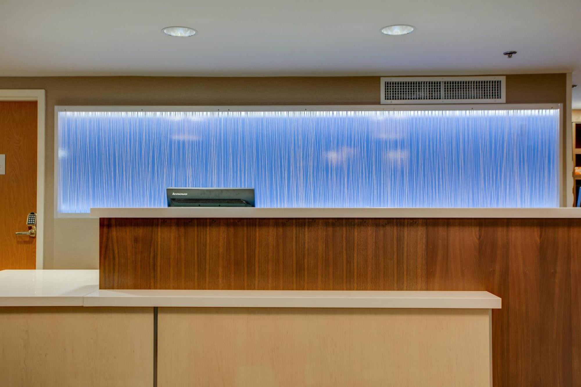 Fairfield Inn Portsmouth Seacoast Exteriör bild