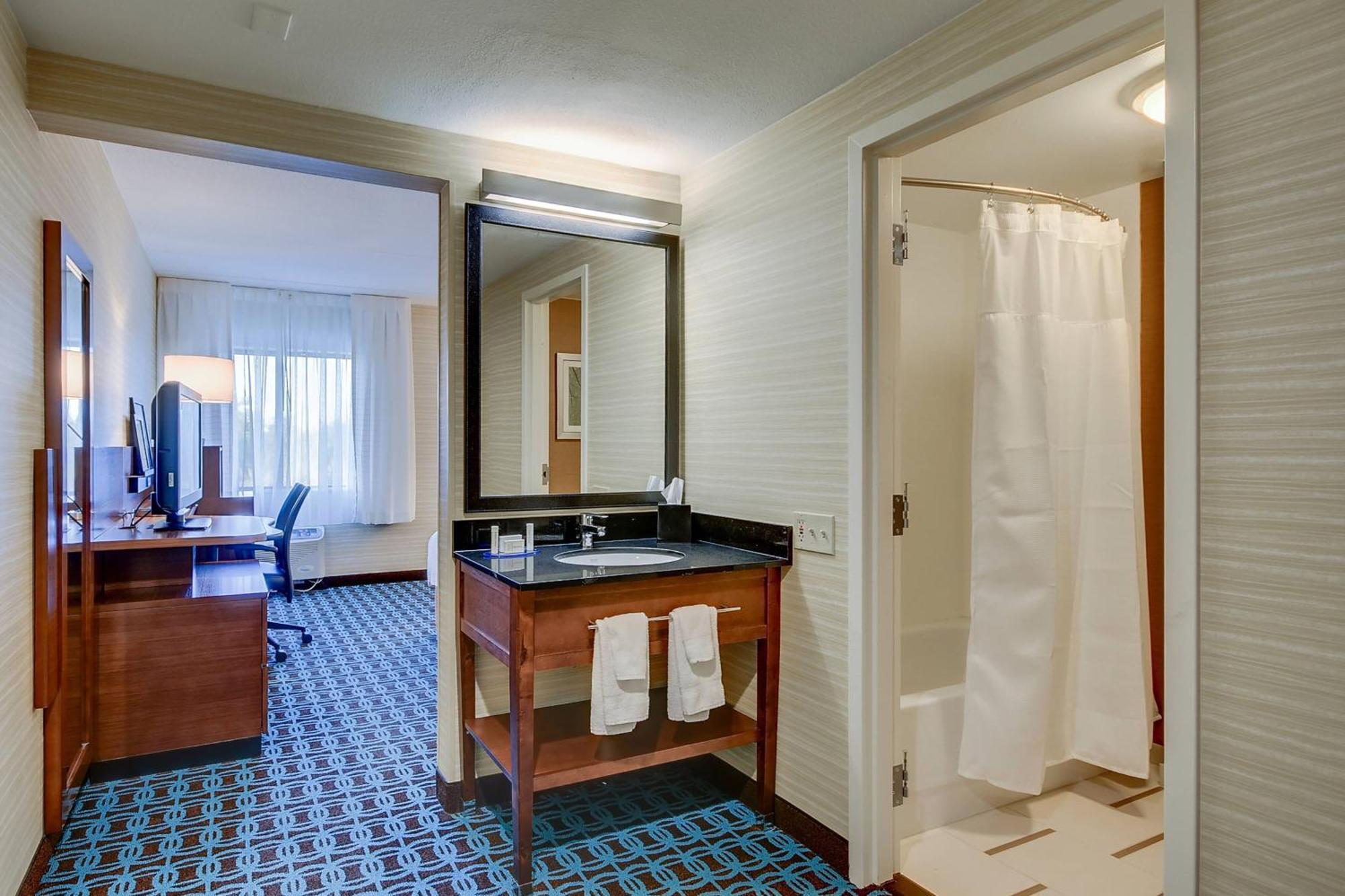 Fairfield Inn Portsmouth Seacoast Exteriör bild
